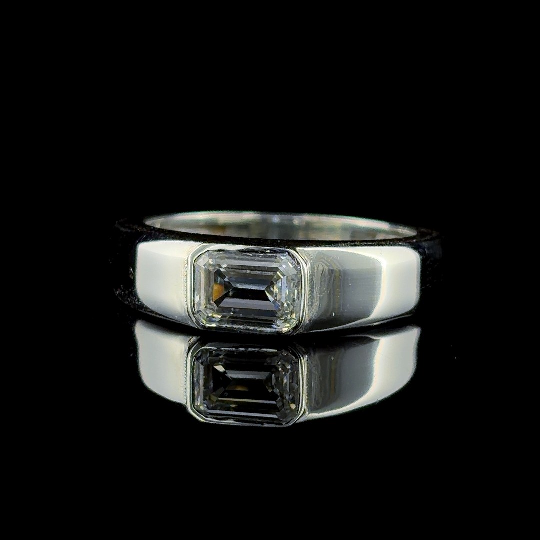 Emerald Statement 92.5 Ring view 3